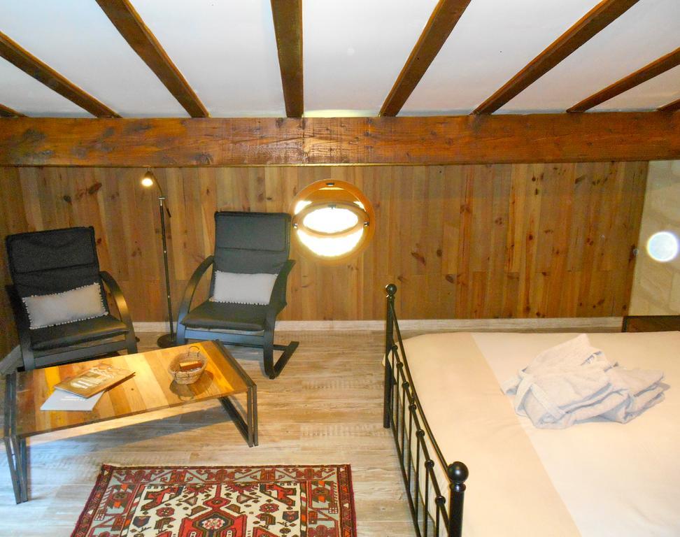 Sous Les Marronniers Bed & Breakfast Petit-Palais-et-Cornemps Стая снимка