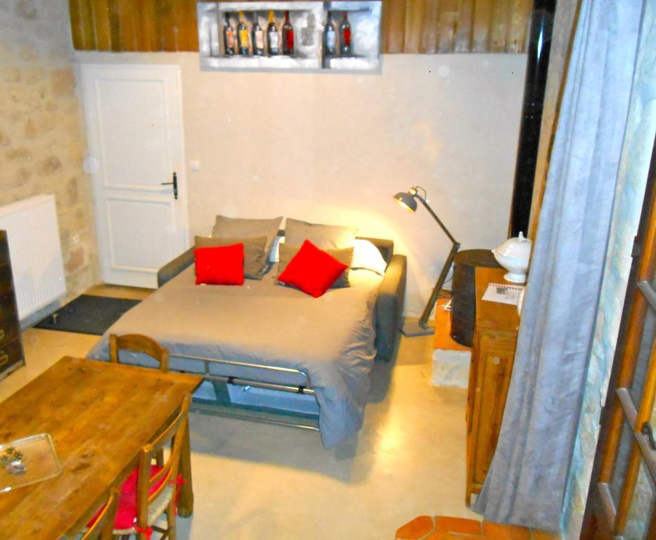 Sous Les Marronniers Bed & Breakfast Petit-Palais-et-Cornemps Екстериор снимка